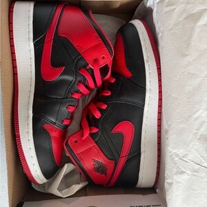 Nike Black and Red Athletic Sneakers